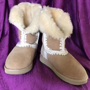 MOU sheepskin boots
